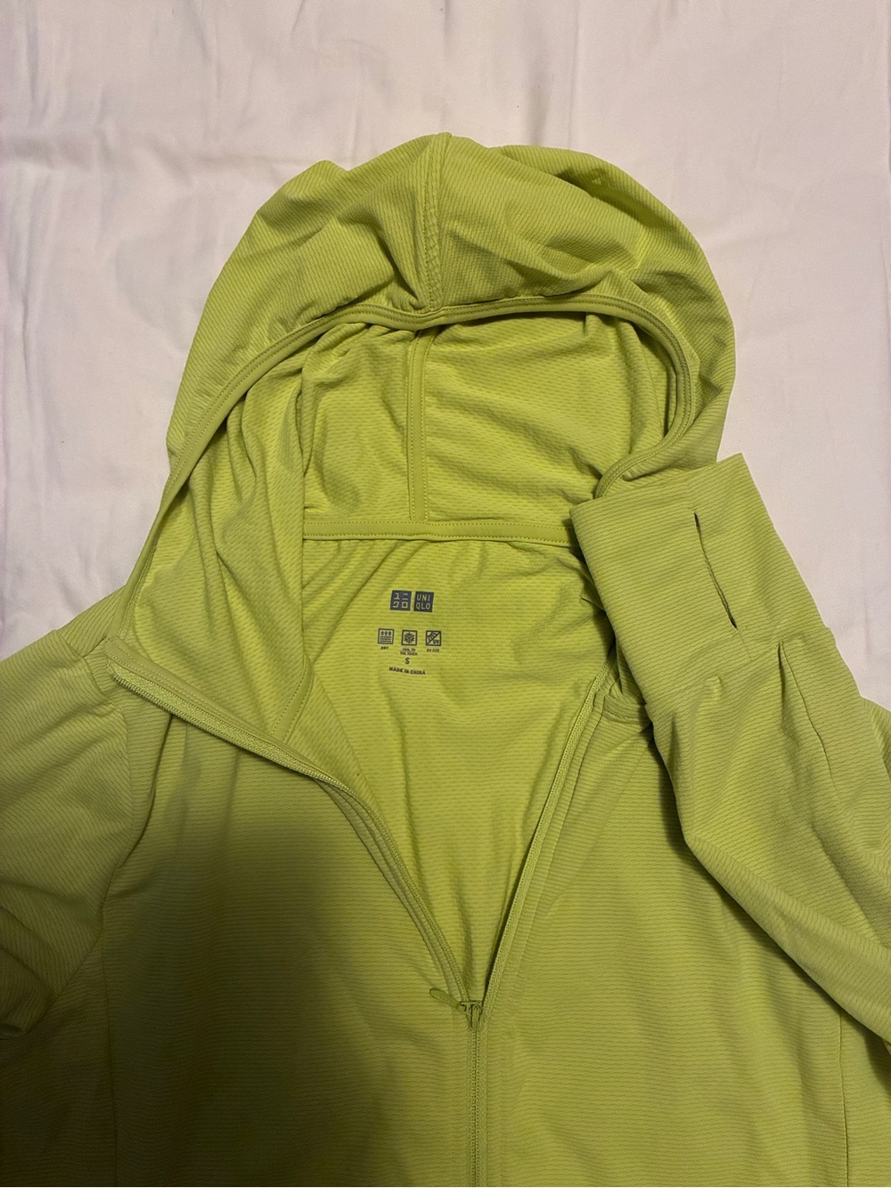 Uniqlo AIRism Mesh Full Zip Hoodie Yellow Green Small - Picture 4 of 5